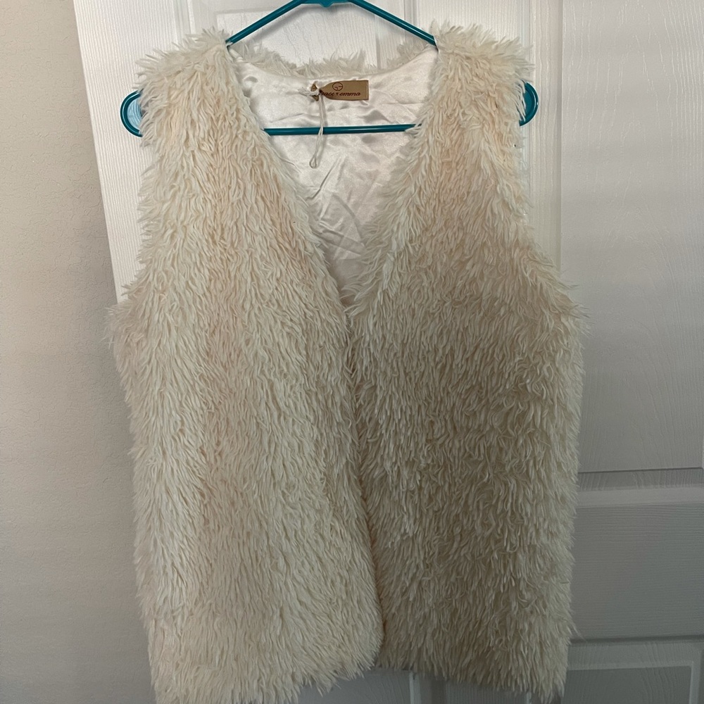 Off white fuzzy vest
